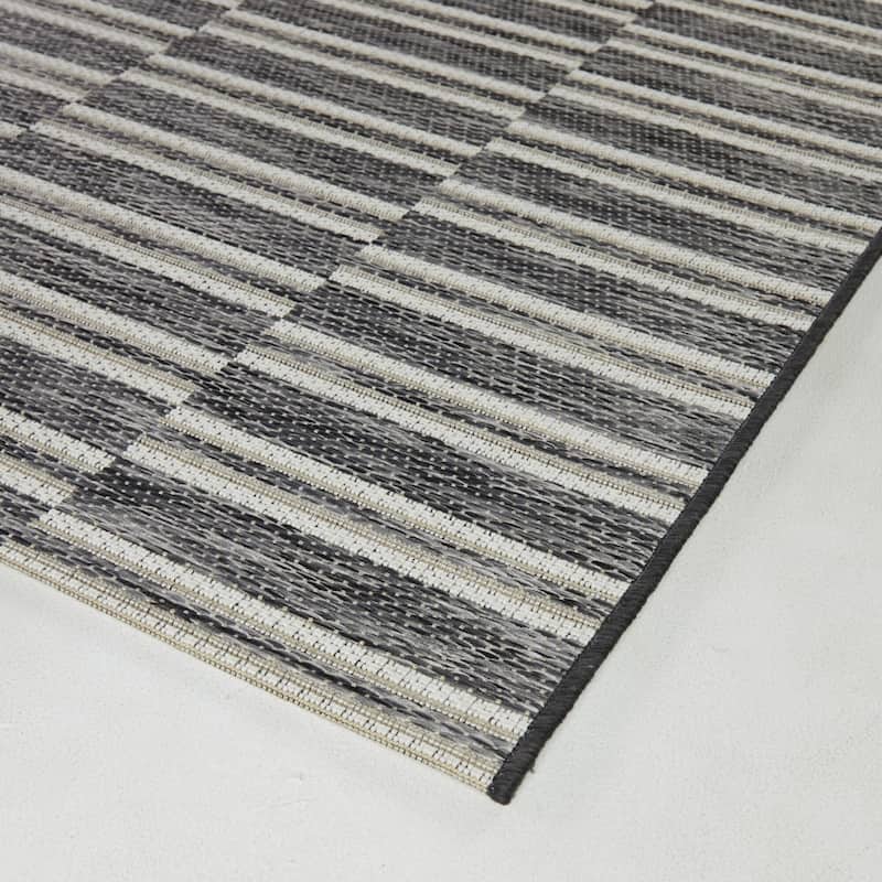 Trevor Modern Striped Indoor/Outdoor Area Rug