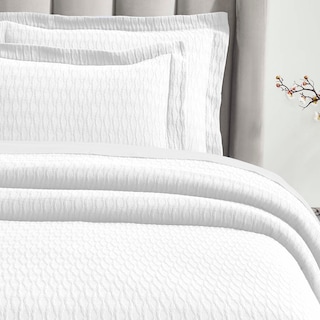 Superior Calvert Cotton Matelasse Bedspread and Sham Set