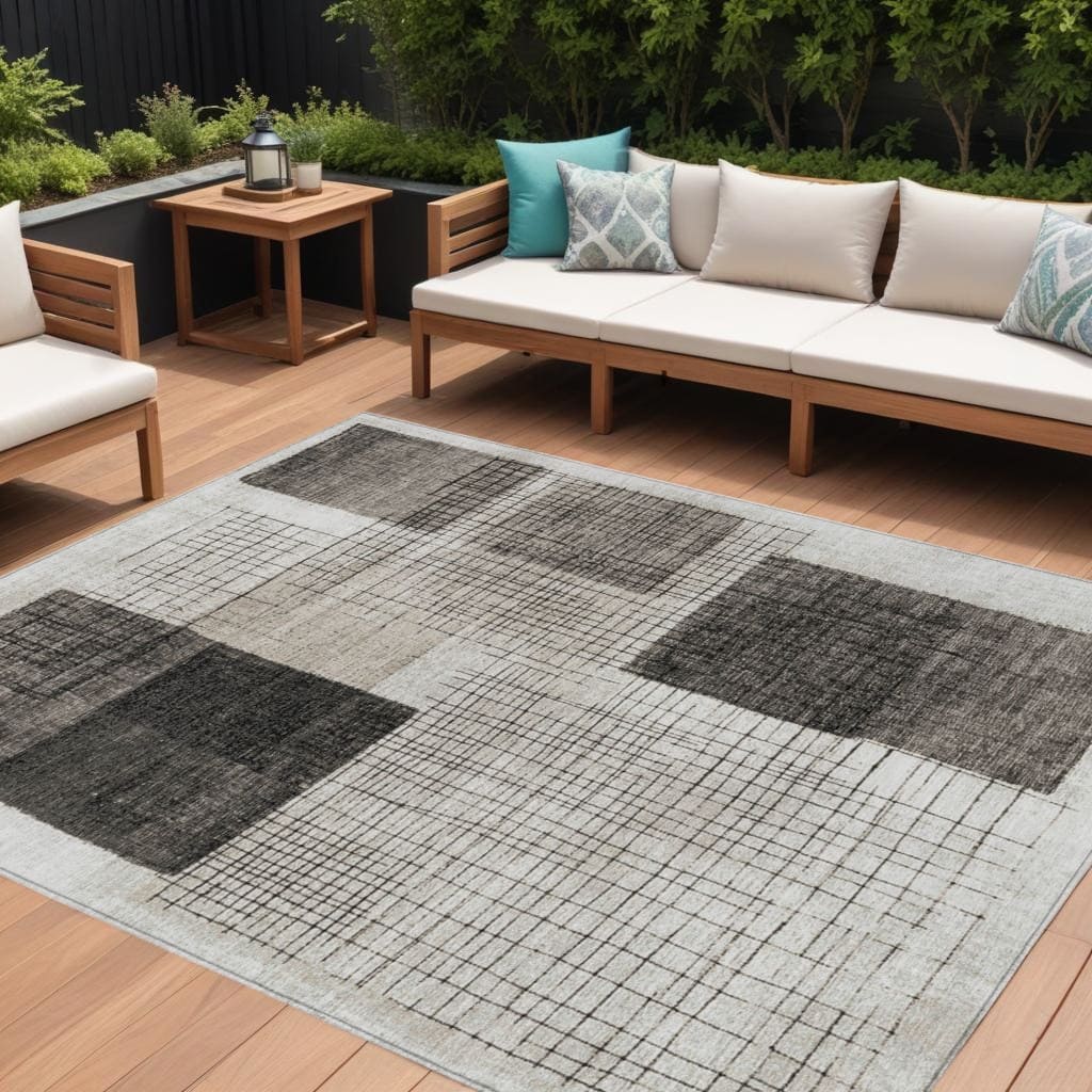 HomeRoots Geometric Transitional Rectangle Outdoor Rug