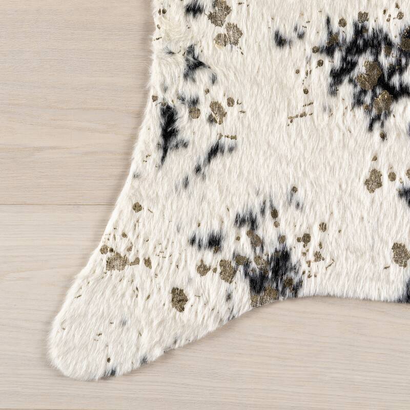Nuloom Iraida Contemporary Faux Cowhide Area Rug
