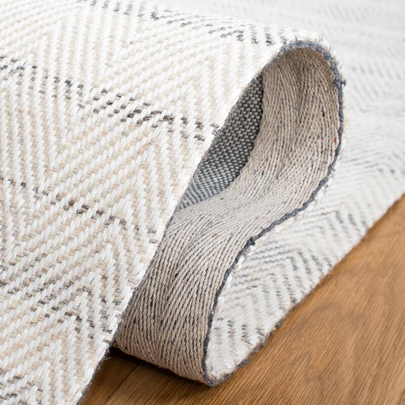 SAFAVIEH Handmade Marbella Kerana Wool & Viscose Rug
