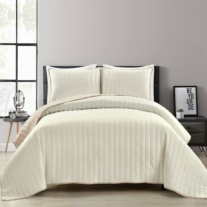 Lush Decor Soft Stripe All Season Quilt/Coverlet Set