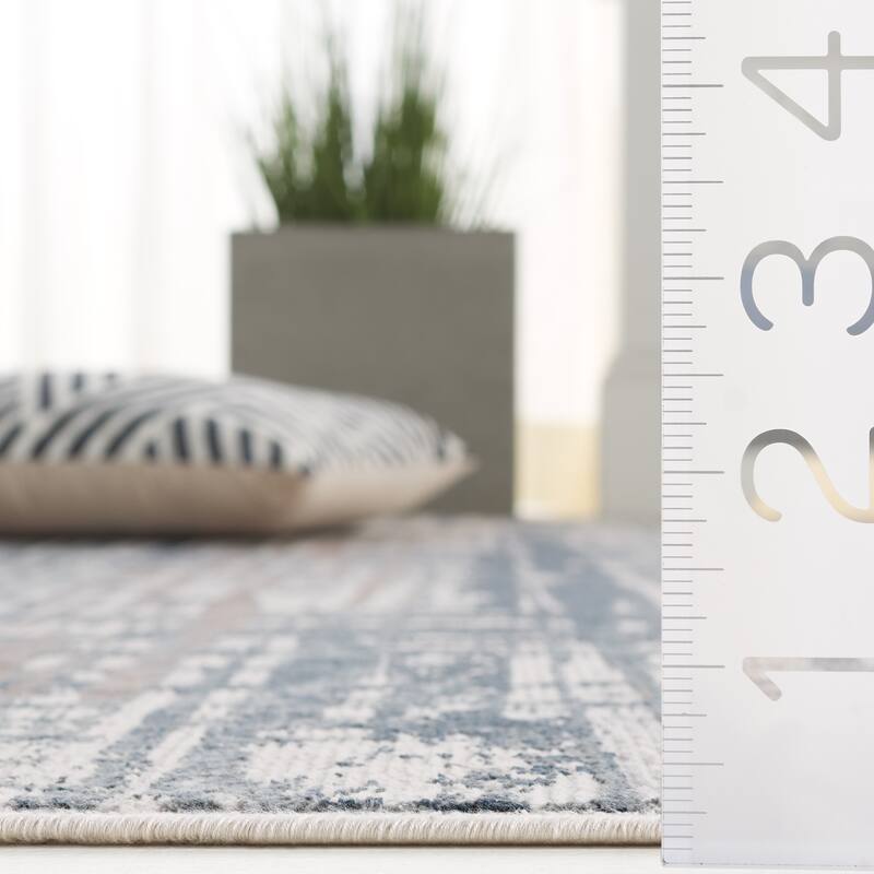 SAFAVIEH Noble Purvoleta Modern & Contemporary Oriental Polyester Rug - 5'1" x 7'6"