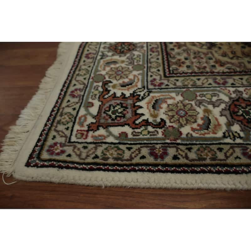 Hand Knotted Oriental 100% Wool Carpet Traditional Floral Beige & Ivories Tabriz-Mahi Area Rug - 6' 7'' X 5' 0''