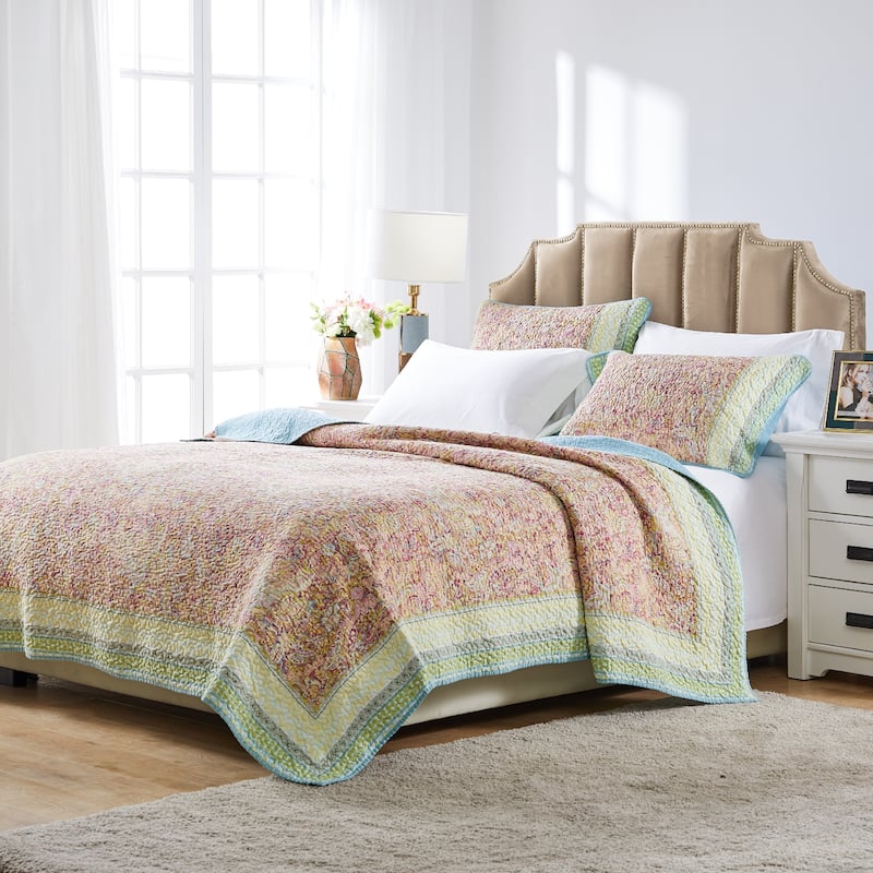 Barefoot Bungalow Palisades Pastel Quilt and Pillow Sham Set