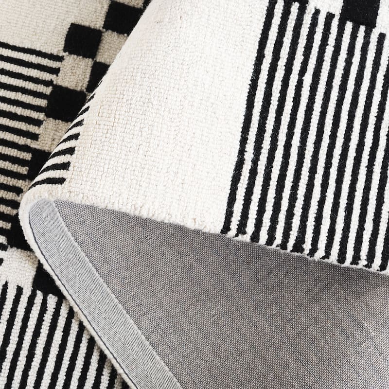 SAFAVIEH Handmade Genre Kiek Checkered Wool Rug