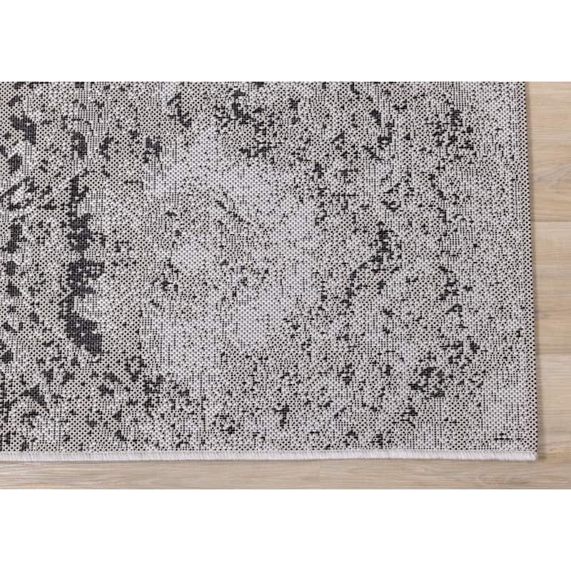 Jackson Collection - Grey/ Black Distressed Damask Indoor/Outdoor Rug