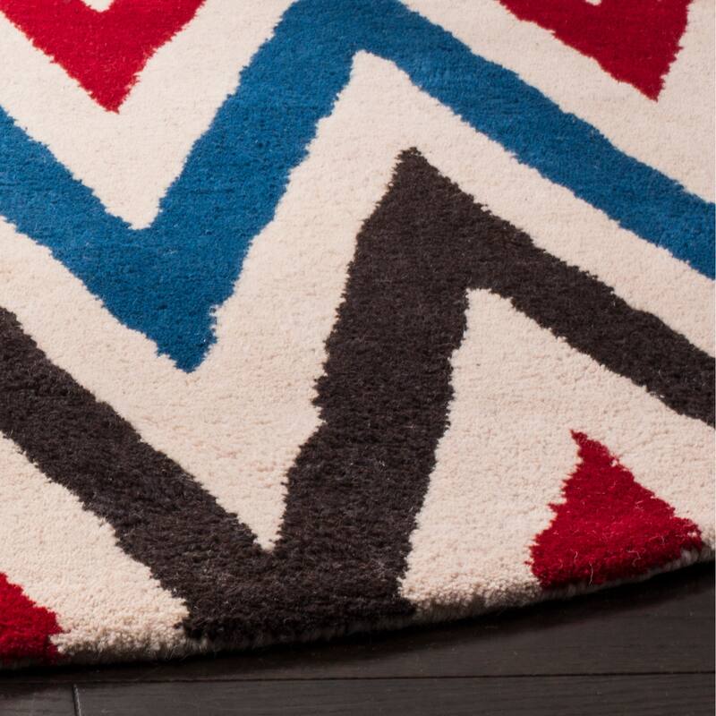 SAFAVIEH Handmade Chatham Klasina Modern Moroccan Wool Rug