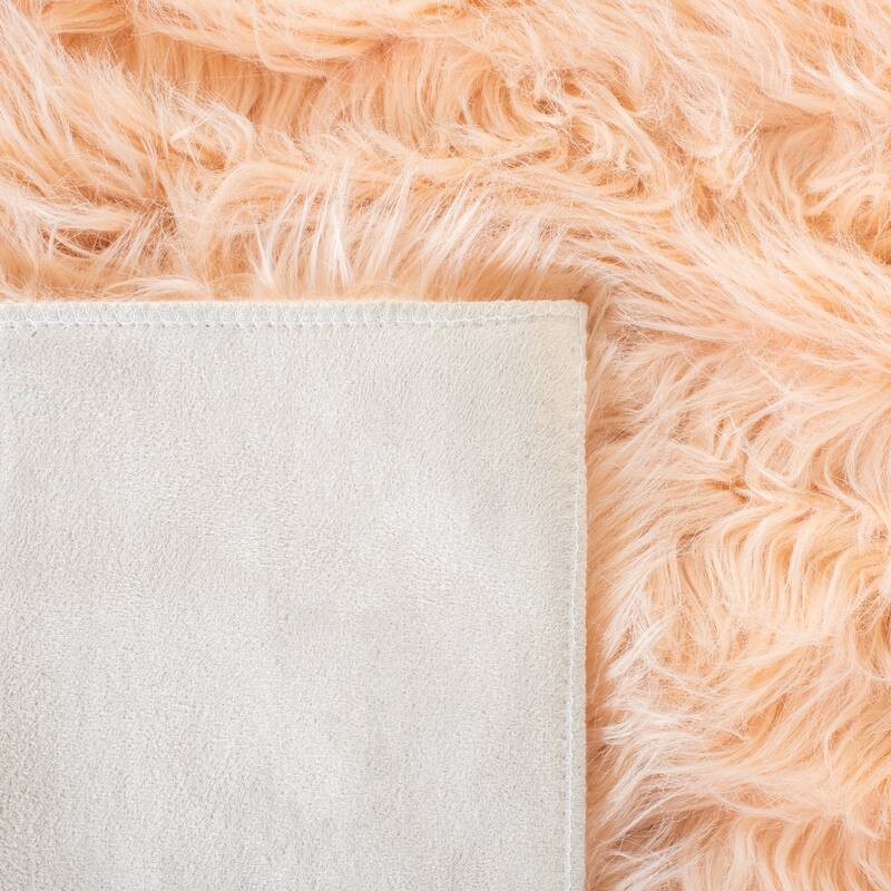 SAFAVIEH Faux Sheep Skin Alexandria 2.4-inch Thick Rug