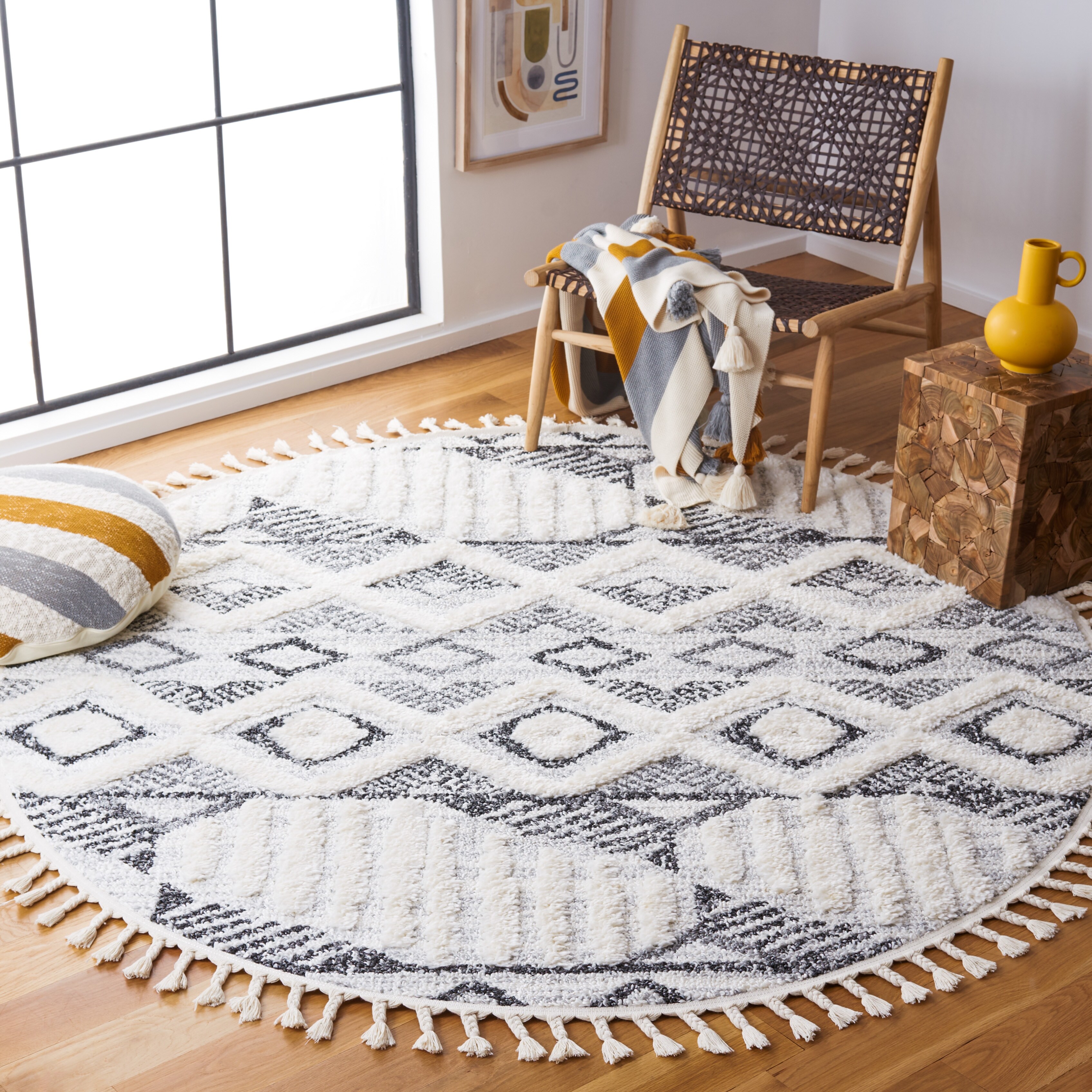 SAFAVIEH Moroccan Tassel Shag Zuzanna 2-inch Thick Rug - On Sale