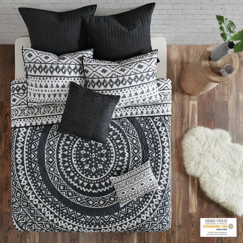 Intelligent Design Cora 7 Piece Reversible Cotton Quilt Set with Euro Shams and Thrwo Pillows