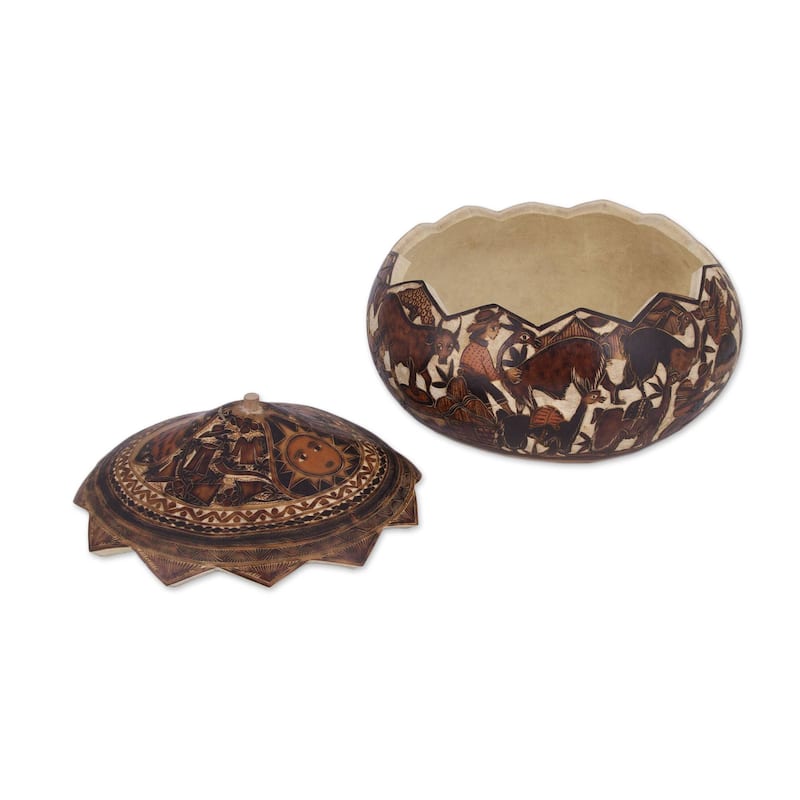 Handmade Mantaro Valley Gourd Decorative Box (Peru) - 6" H x 8.75" Diam.
