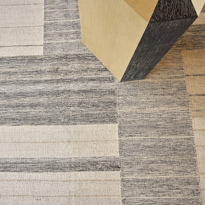 EXQUISITE RUGS Scandinavian Hand-loomed New Zealand Wool Ivory/Blue/Grey Area Rug.