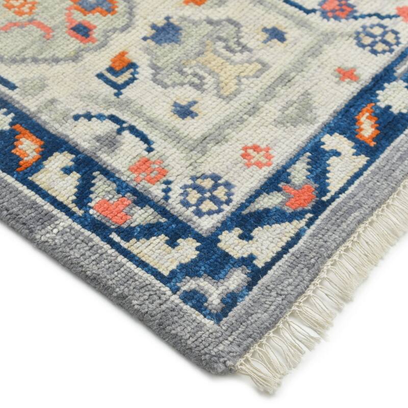Contemporary Floral Light Gray Area Rug