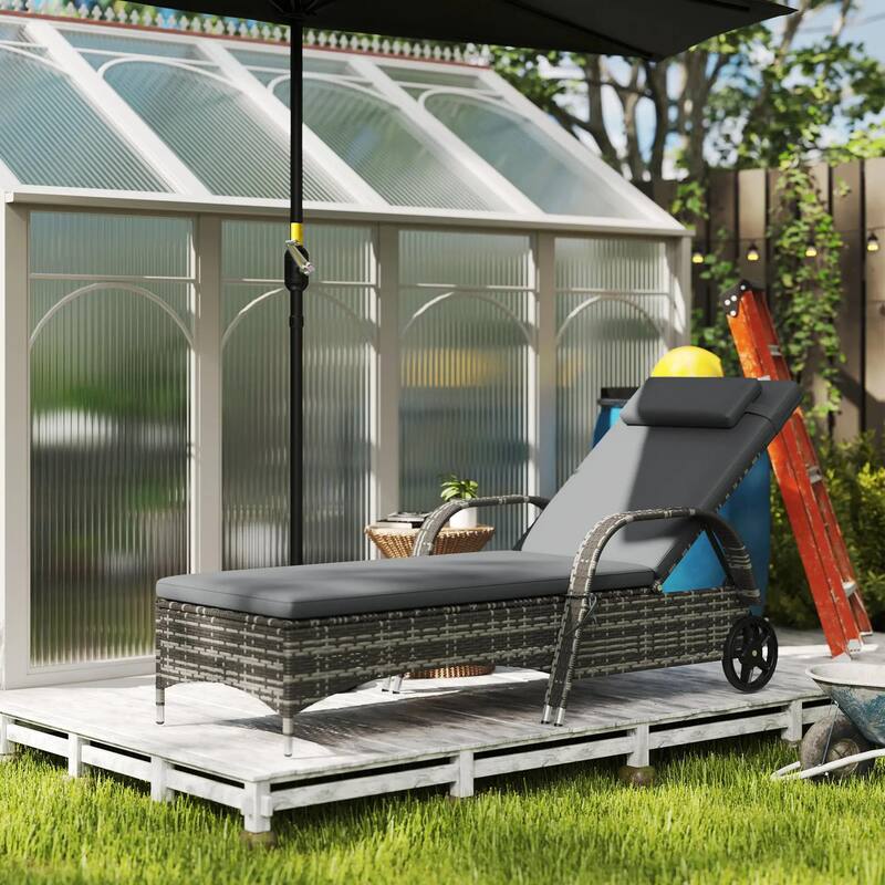 Outdoor Rattan Chaise Lounge,5 Level,Recliner,Wheels,Cushion,Headrest