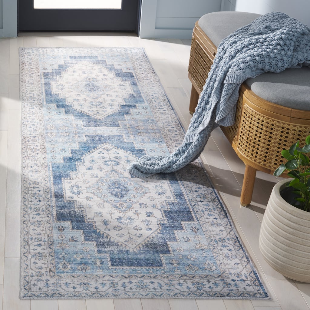 SAFAVIEH Arizona Revital Machine Washable Slip Resistant Rug