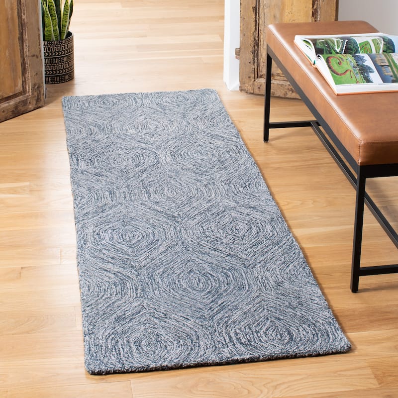 SAFAVIEH Handmade Micro-Loop Bunny Wool Rug - 2'3" x 7' Runner - Grey/Ivory