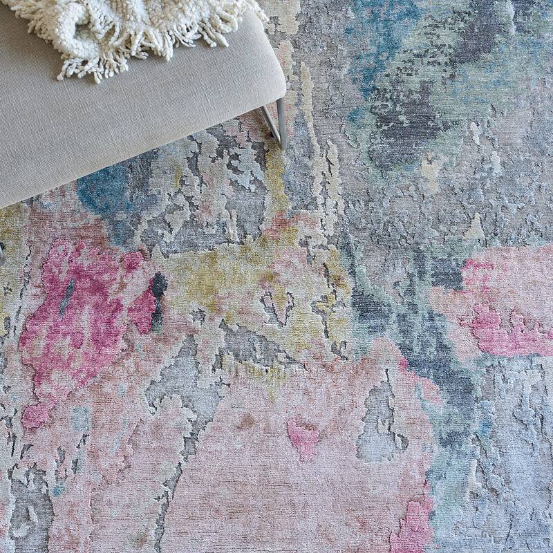 EXQUISITE RUGS Floor Art Hand-knotted Bamboo Silk Silver/Blush Area Rug.