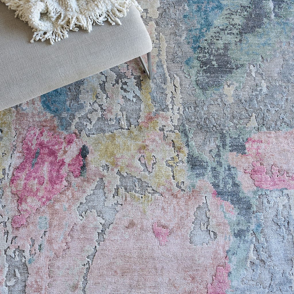 EXQUISITE RUGS Floor Art Hand-knotted Bamboo Silk Silver/Blush Area Rug.