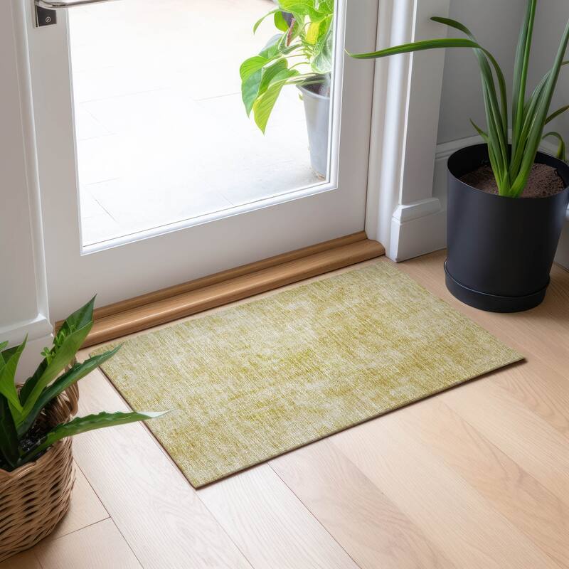 Machine Washable Indoor/ Outdoor Chantille Abstract Solid Rug - Gold - 1'8" x 2'6"