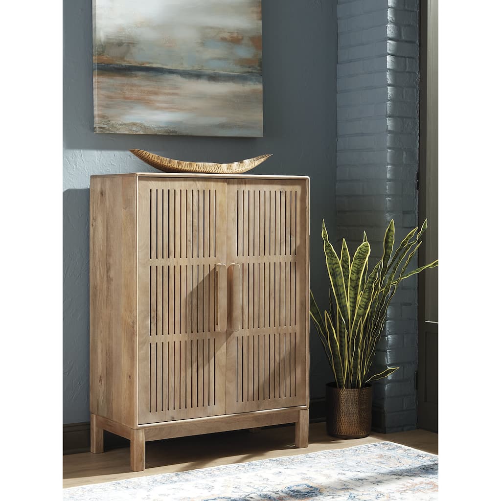 Signature Design by Ashley Pellamour Light Brown Bar Cabinet - 36" W x 18" D x 50" H