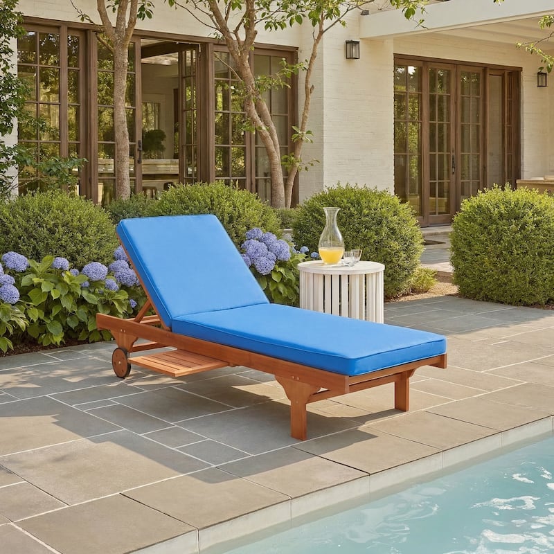 SAFAVIEH Outdoor Aubrie Adjustable Chaise Lounge Chair with Wheel. - Natural/Royal Blue.