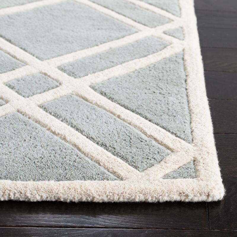 SAFAVIEH Handmade Chatham Geronda Modern Moroccan Wool Rug
