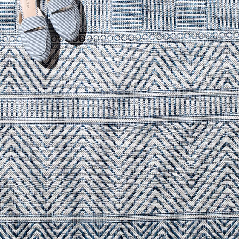 SAFAVIEH Courtyard Zorana Indoor/ Outdoor Waterproof Patio Backyard Rug