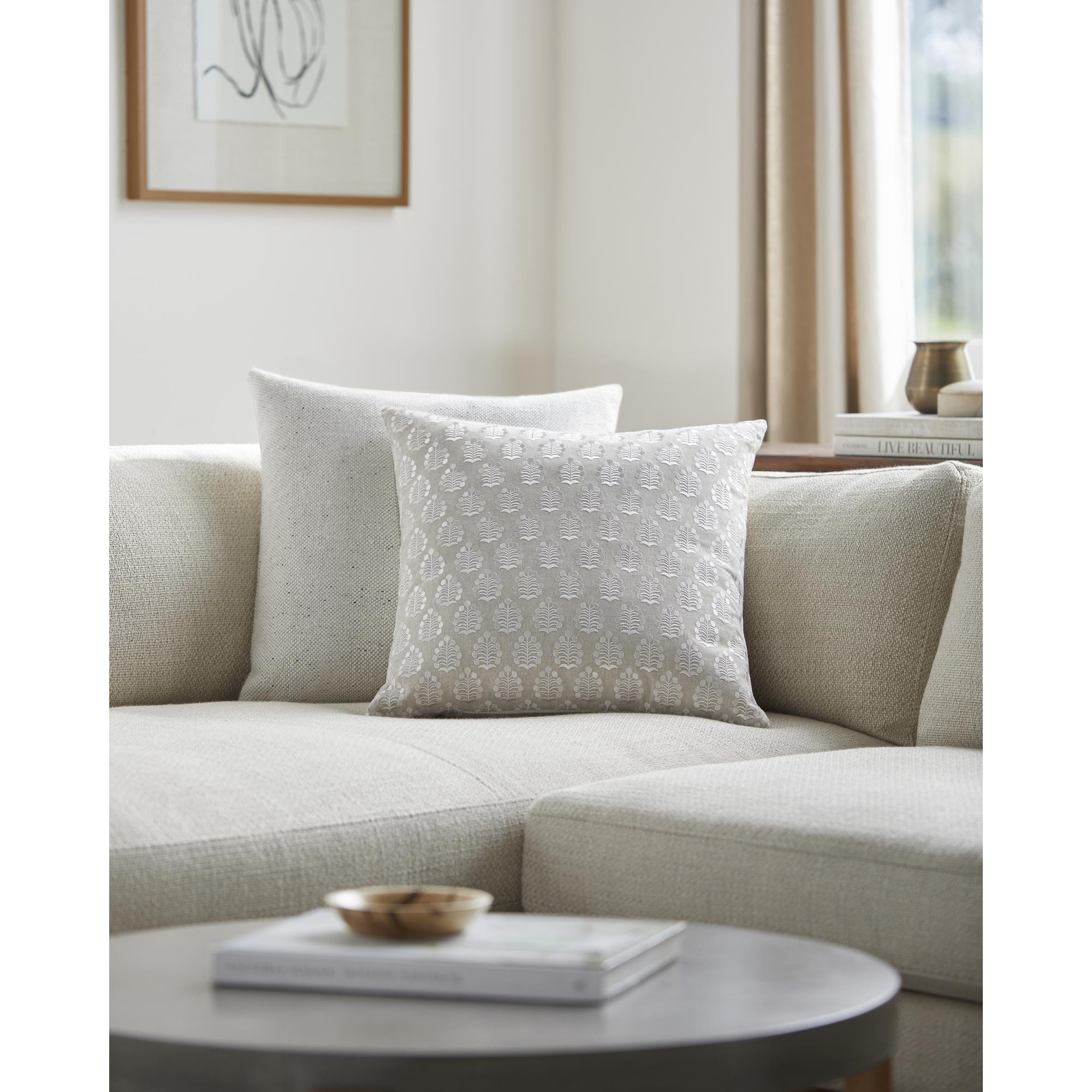 Erick Traditional Geometric Accent Pillow
