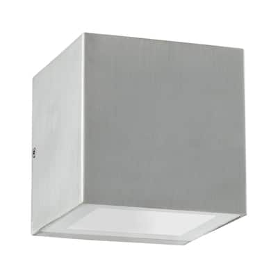 Quorum International Ion 5" Tall LED Outdoor Wall Sconce - 1140 Lumens