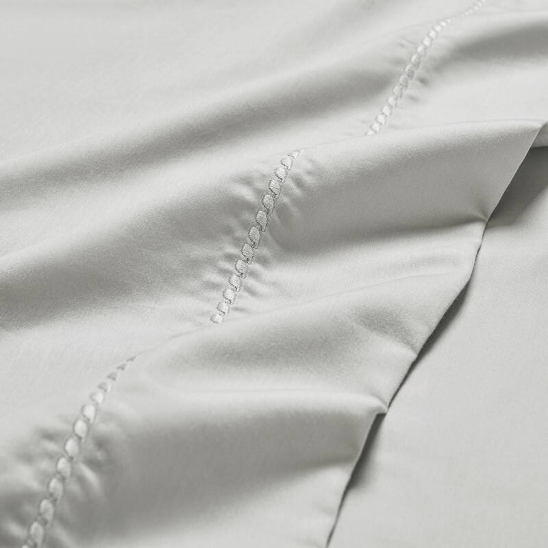 Superior Imperia Cotton Blend Embroidered 600 Thread Count Sheet Set