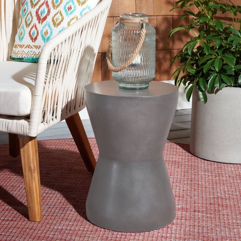 SAFAVIEH Cheul Concrete Indoor/ Outdoor Accent Table - 12.2" x 12.2" x 17.3" - 12Wx12Dx17H - Dark Grey