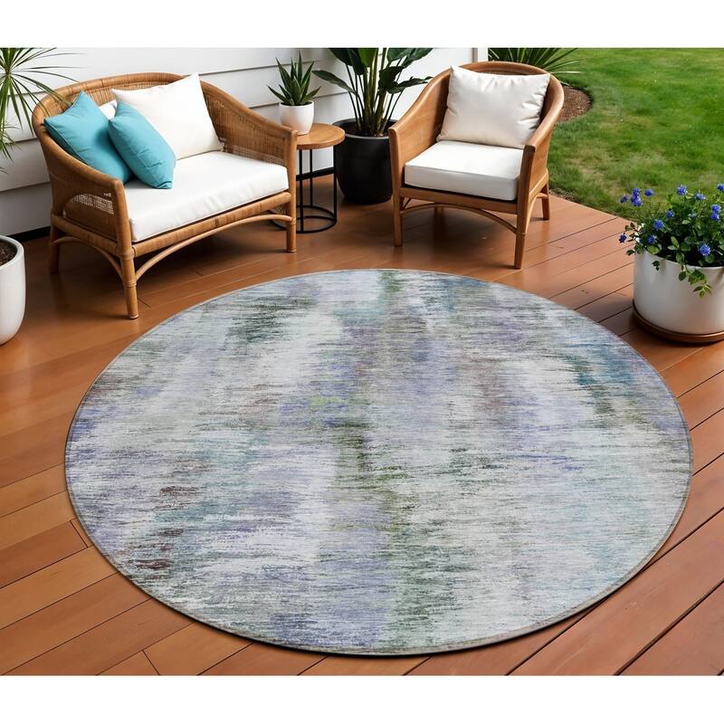 HomeRoots Abstract Transitional Rectangle Outdoor Rug - 8' Round