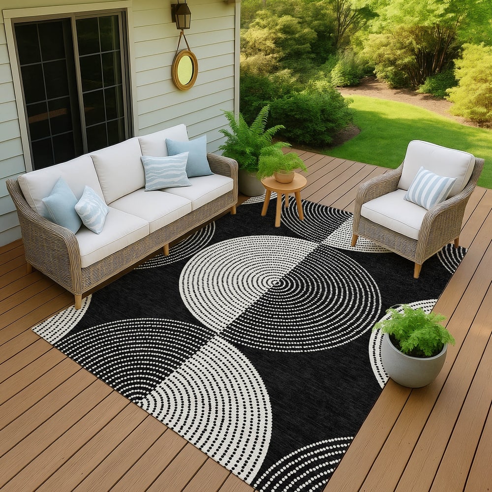 Machine Washable Indoor/ Outdoor Geo Circles Chantille Rug