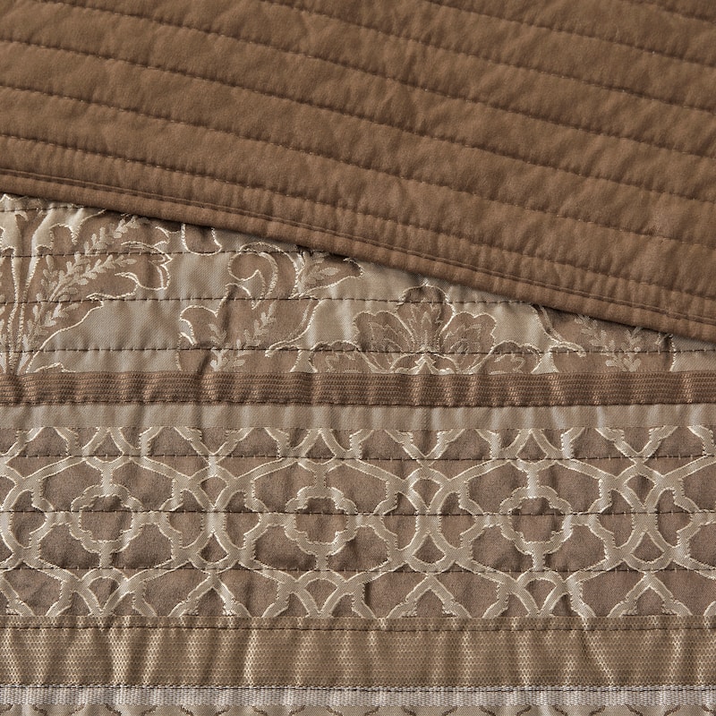 Madison Park Venetian 6 Piece Jacquard Quilt Set with Throw Pillows