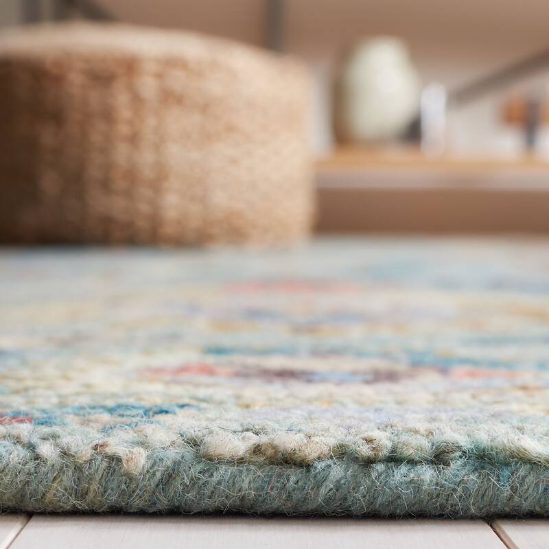 SAFAVIEH Handmade Blossom Kanya Floral Wool Rug