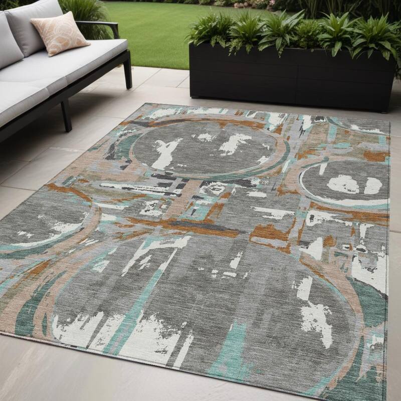 HomeRoots Geometric Transitional Rectangle Outdoor Rug - 5' X 8'