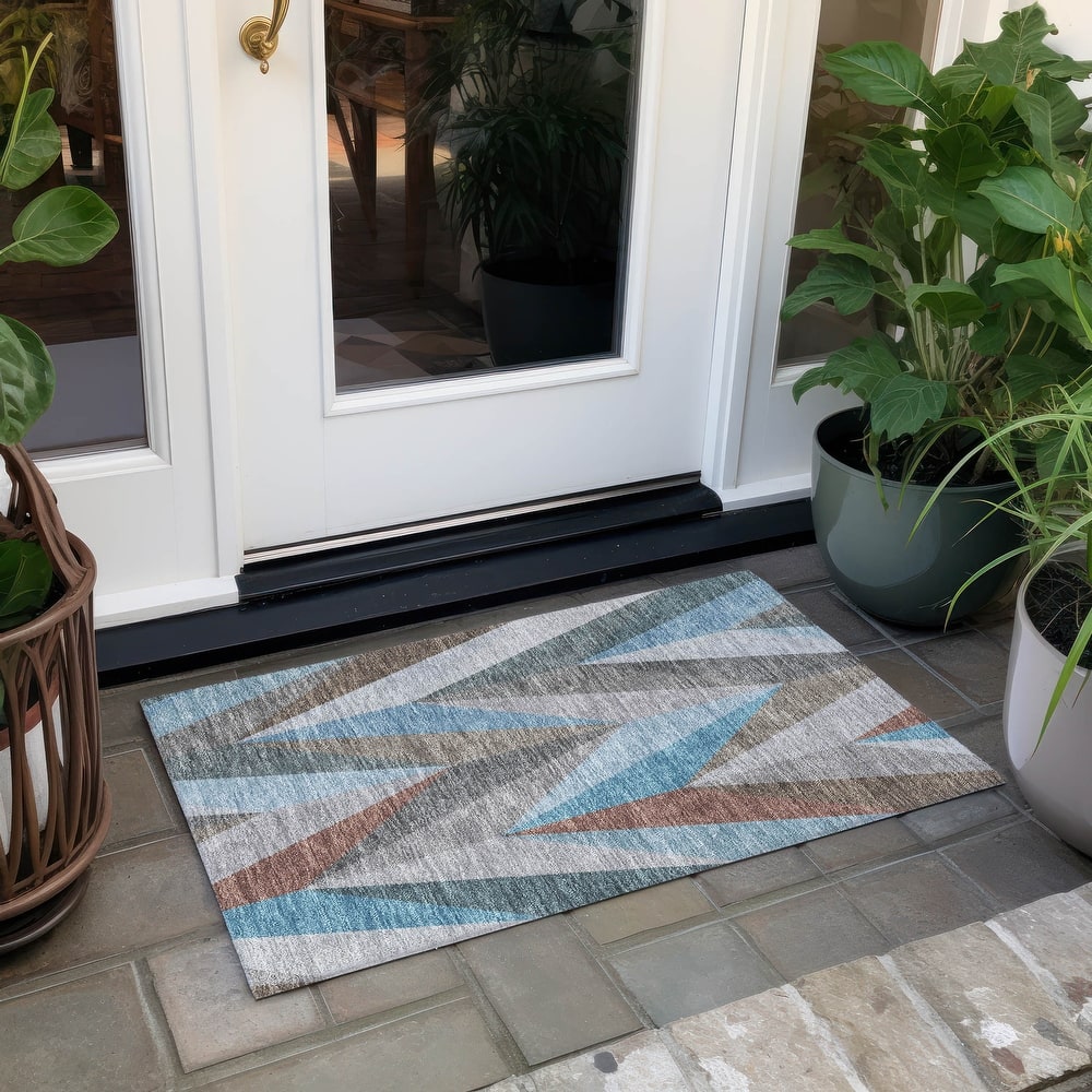 Machine Washable Indoor/ Outdoor Modern Chevron Chantille Rug