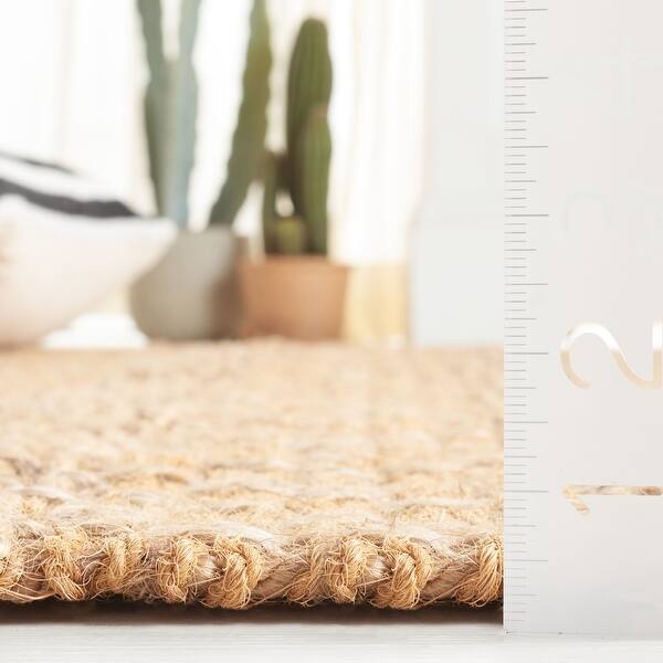 SAFAVIEH Handmade Natural Fiber Reinlinde Farmhouse Tassel Fringe Jute Rug