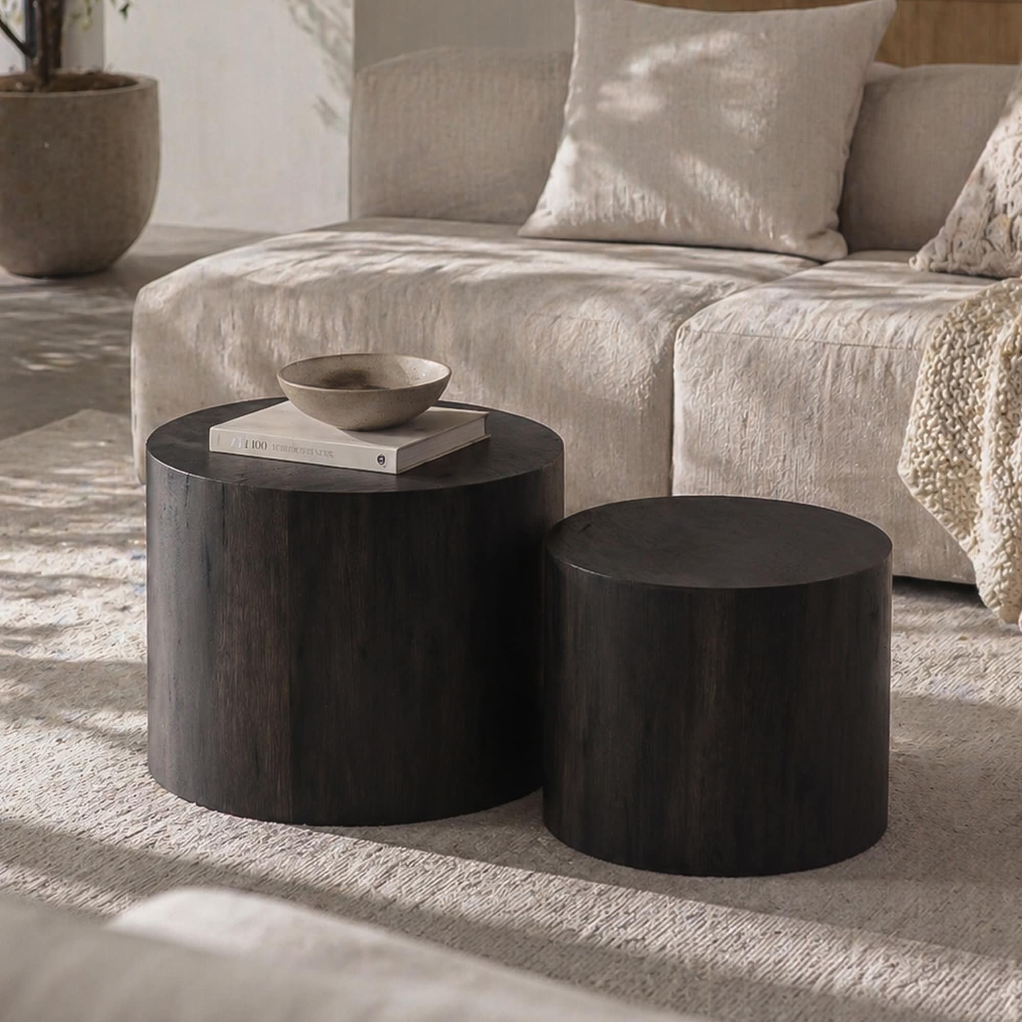 Nesting Coffee Table Set of 2 Round Wooden Coffee Tables Circle Modern Table for Small Space Living Room Bedroom