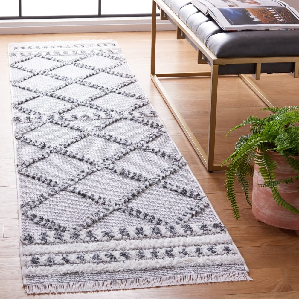 SAFAVIEH Augustine Saori Rustic Trellis Fringe Rug
