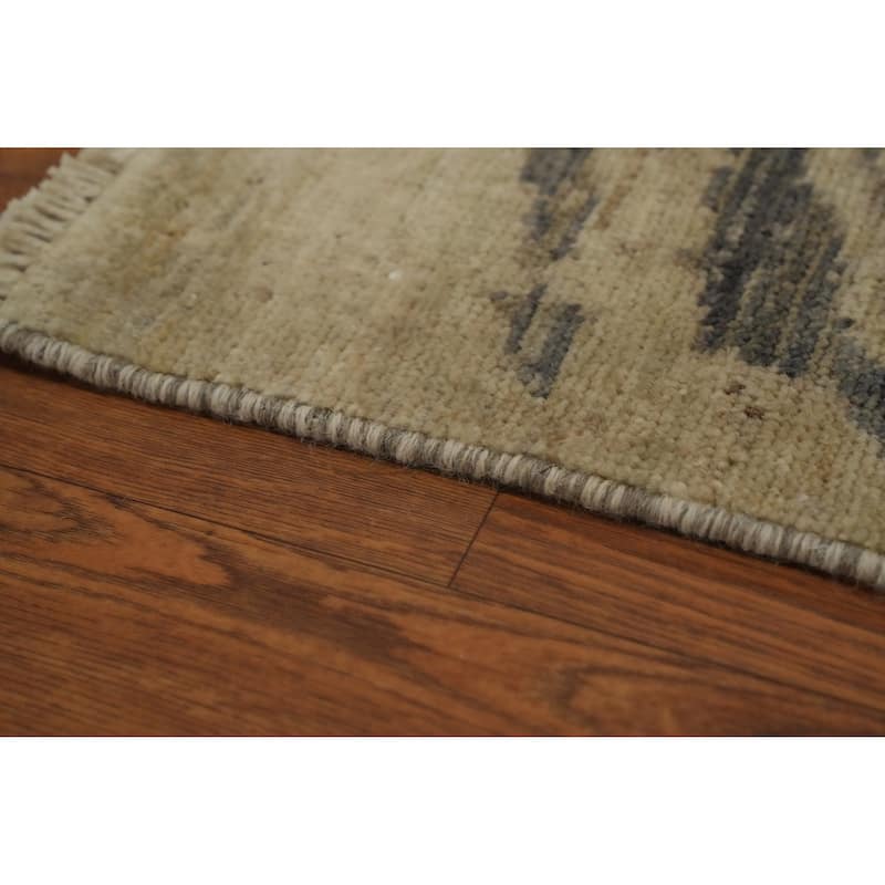 Hand Knotted Oriental 100% Wool Carpet Modern Abstract Multi-Colored Modern Area Rug - 7' 10'' X 5' 1''