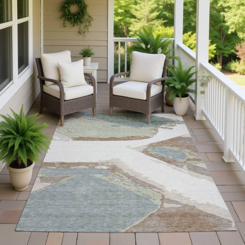 Machine Washable Indoor/ Outdoor Modern Cheney Chantille Rug