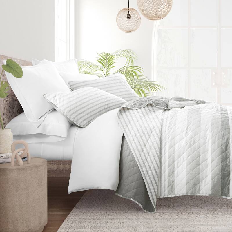 Becky Cameron All Season 3 Piece Summer Stripes Reversible Quilt Set with Shams