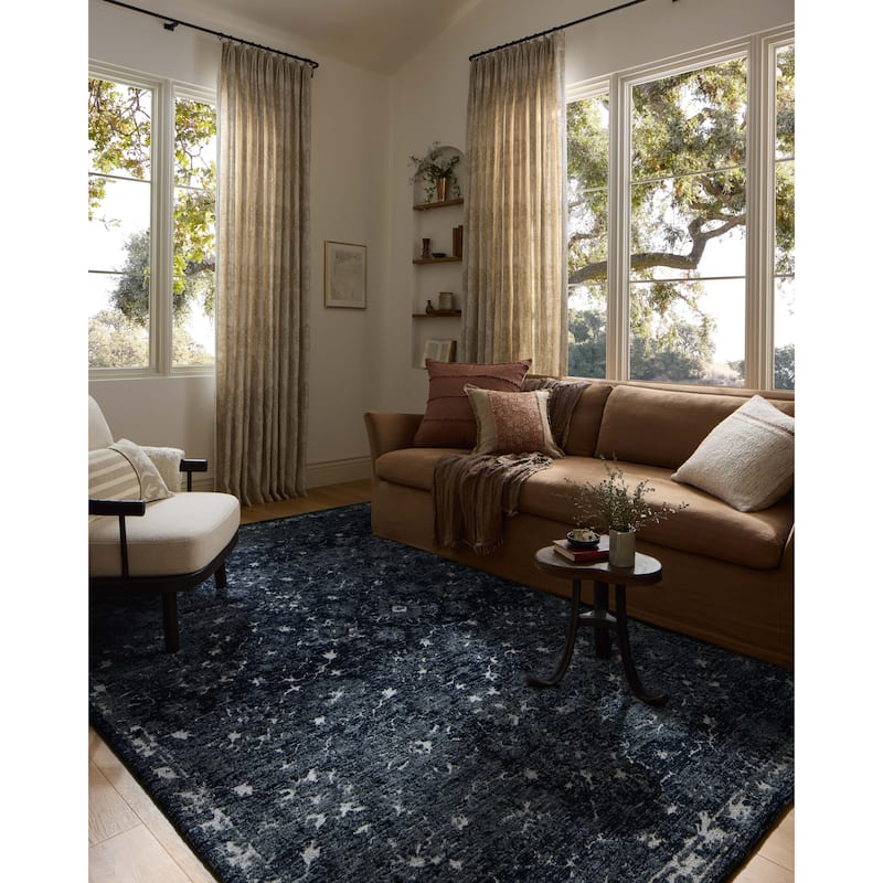 Alexander Home Paxen Traditional Area Rug - 2'-6" x 7'-6"