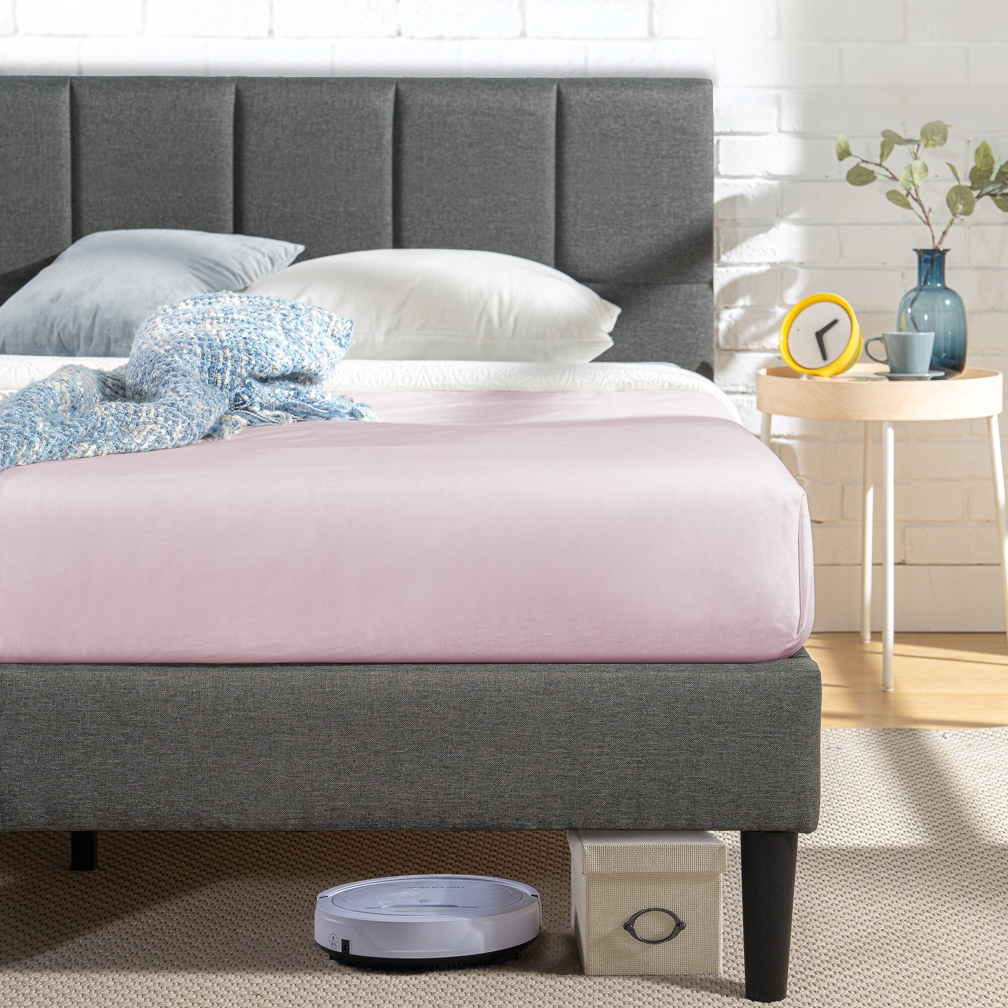 Zinus upholstered square stitched online platform bed