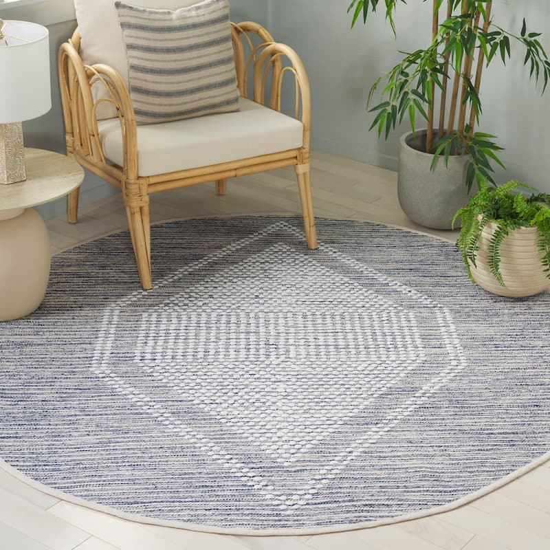 SAFAVIEH Handmade Montauk Bryngerdur Casual Cotton Rug - 6' Round - Navy/Ivory