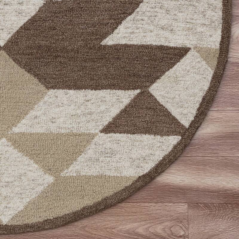 Sevita Rustic Southwestern Geometric Round Rug