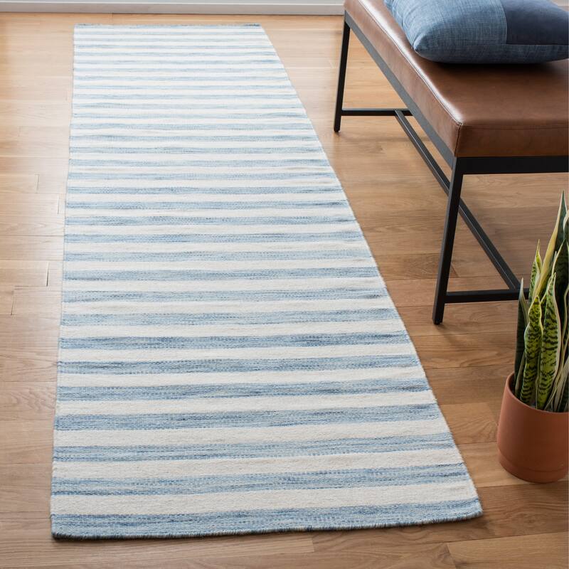 SAFAVIEH Dhurries Aiva Hand-knotted Stripe Area Rug - 2'6" x 10' Runner - Blue/Ivory