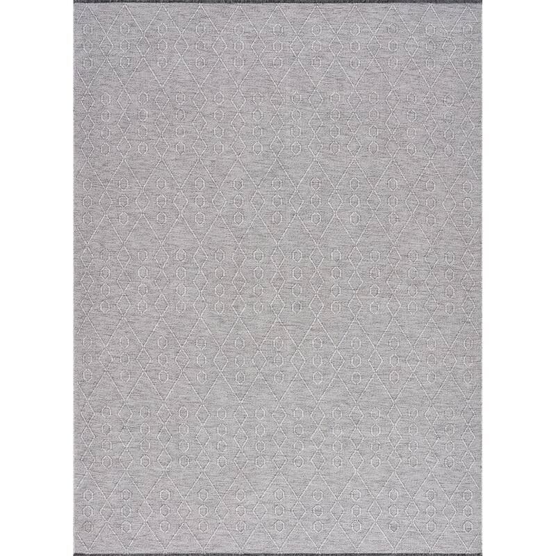Alameda Solid Color Geometric Machine Washable Indoor Area Rug
